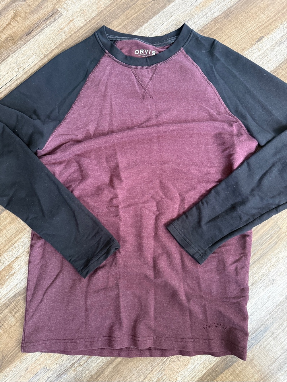 Orvis Men’s Burgundy Black Raglan Long Sleeve Shirt Size Small